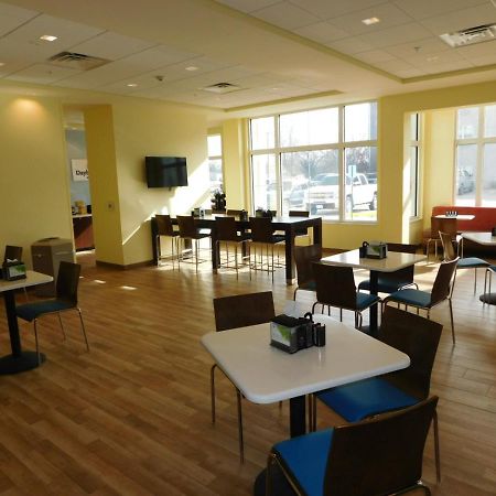Days Inn & Suites By Wyndham Kearney Ne Buitenkant foto