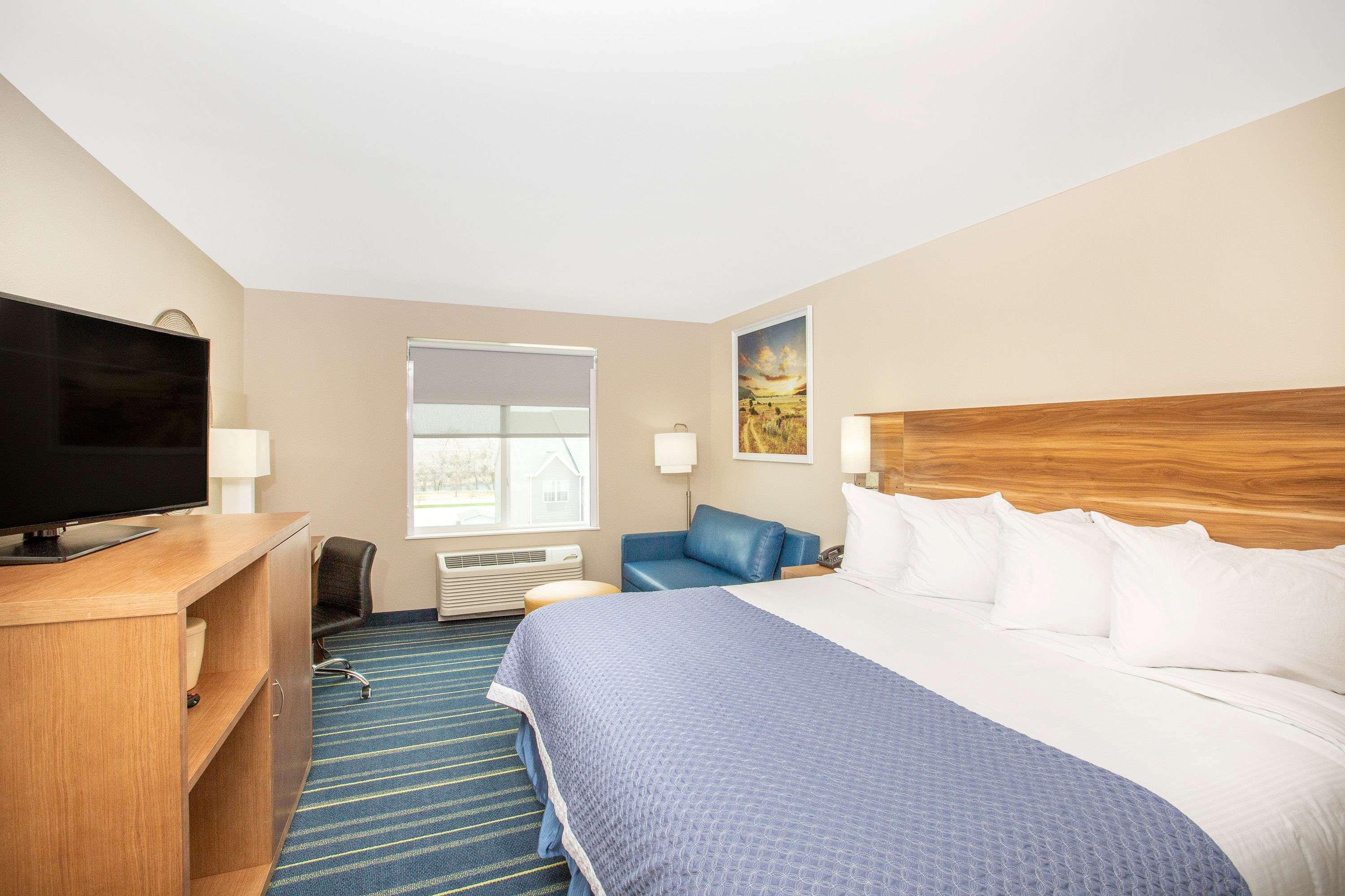 Days Inn & Suites By Wyndham Kearney Ne Buitenkant foto