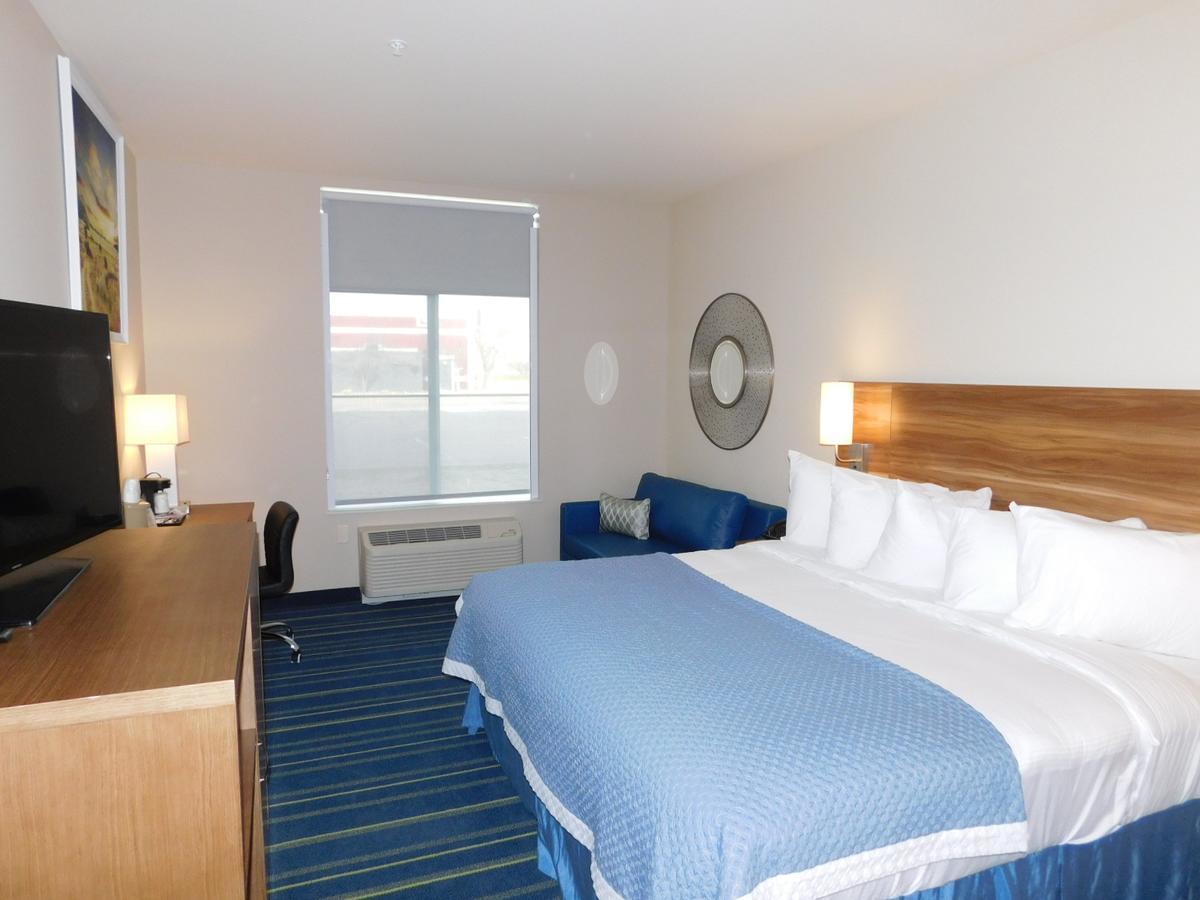 Days Inn & Suites By Wyndham Kearney Ne Buitenkant foto