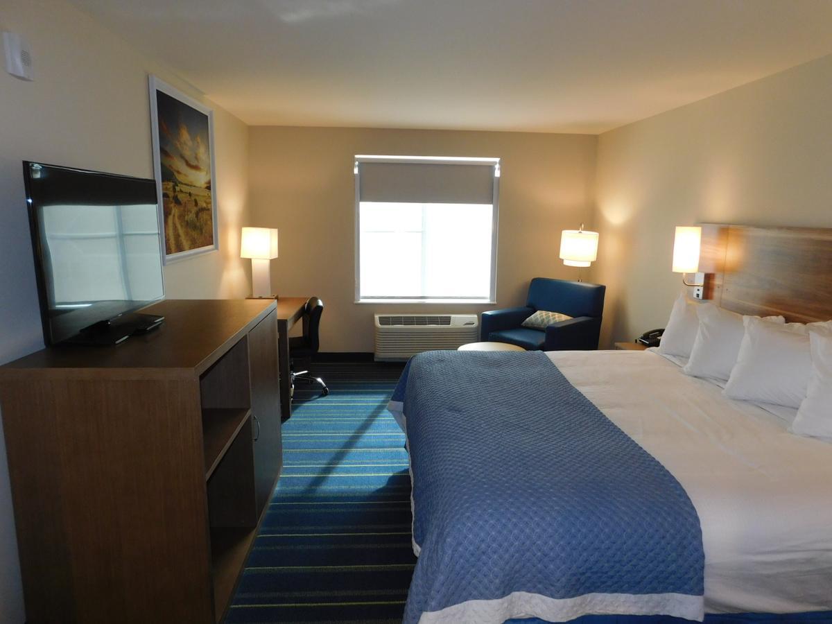 Days Inn & Suites By Wyndham Kearney Ne Buitenkant foto